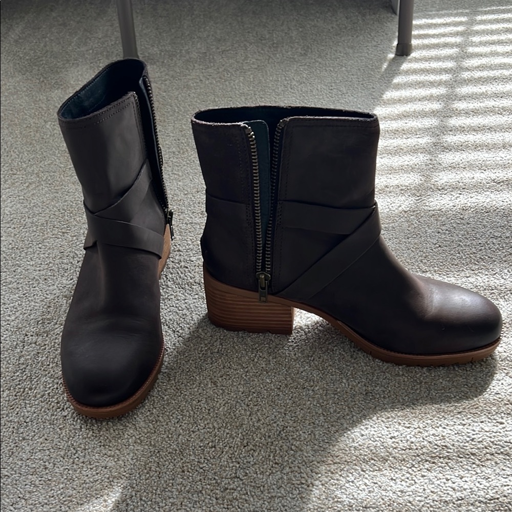 Sorel Cate Buckle Bootie - Brown- Size 9